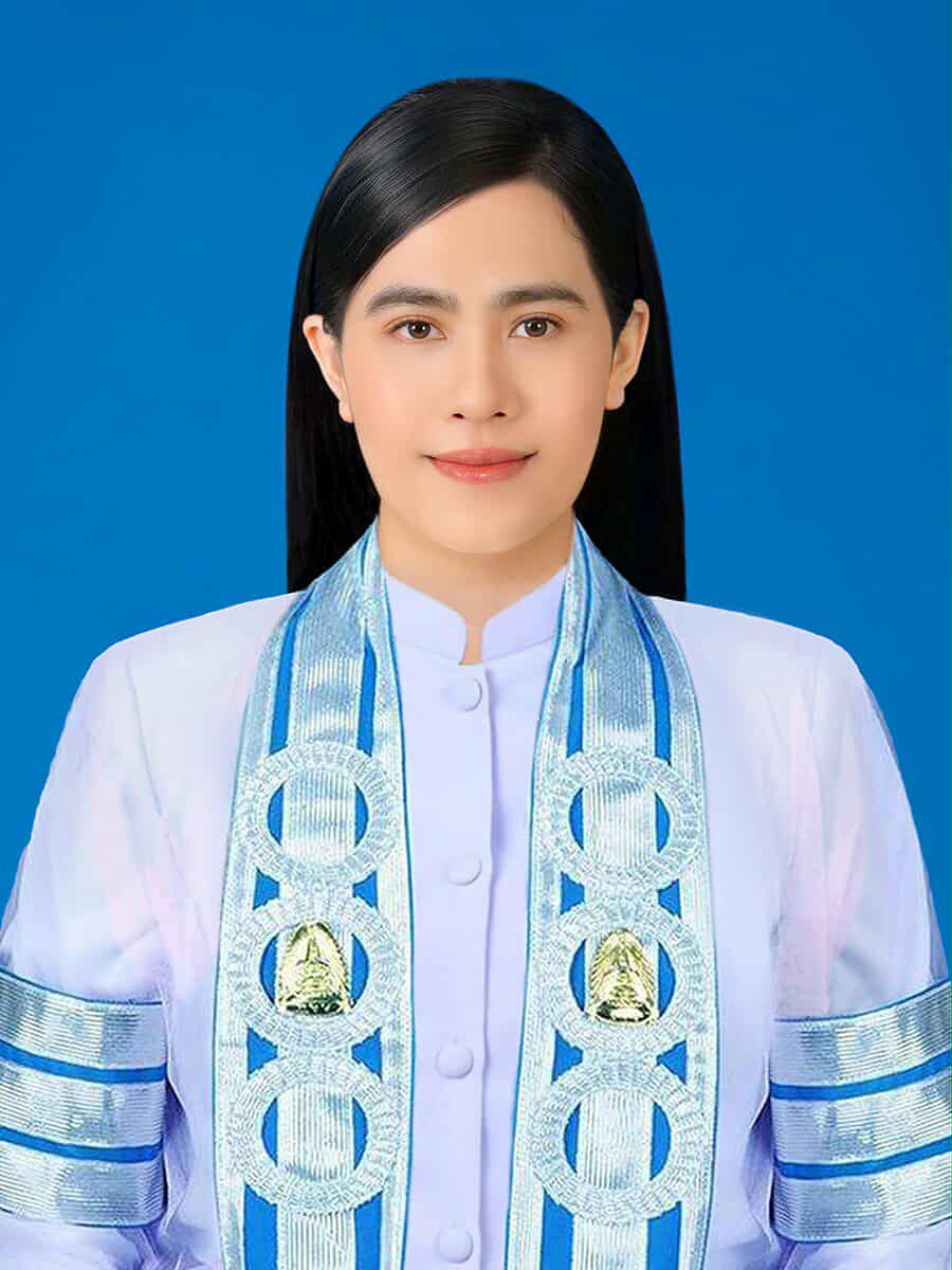 ปาริชาติ ชุมพงศ์